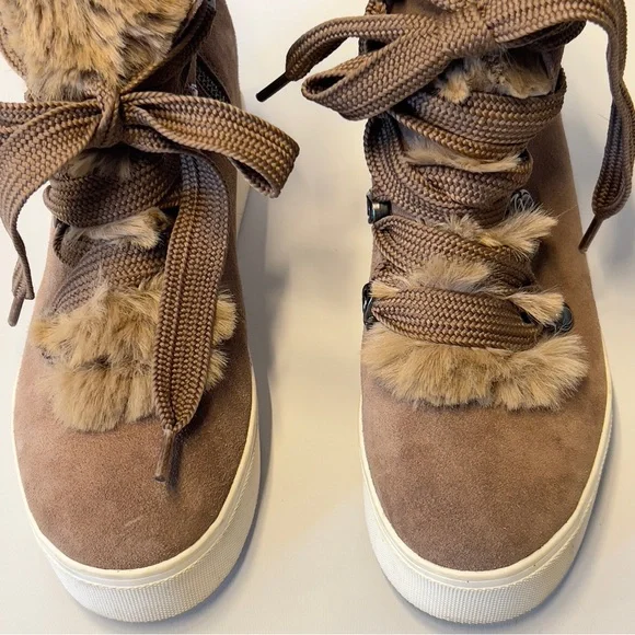 J/SLIDES Tan Suede and Fur Lace UpWinter Boot white Sole Women’s size 7.5